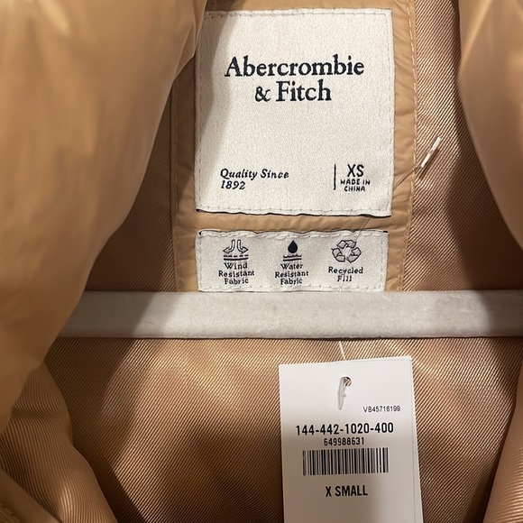 Abercrombie & Fitch Oversized Puffer - Picture 9 of 14